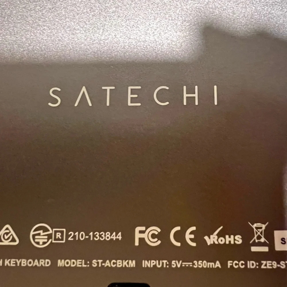 NIB Satechi external backlit wireless Bluetooth 5.0 MacBook Pro iPod keyboard